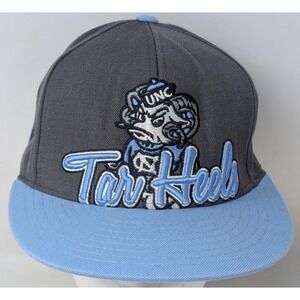 Vintage UNC North Carolina Tar Heels Snapback Hat Cap 90s‎ Spell Out Script Logo